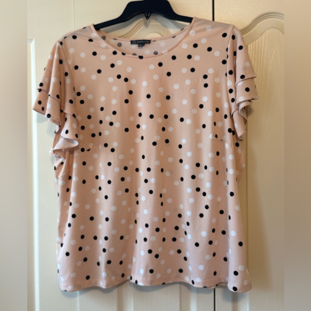 Adrianna Papell Women’s Blouse Blush Pink w/ Black and White Polka Dots. 2X